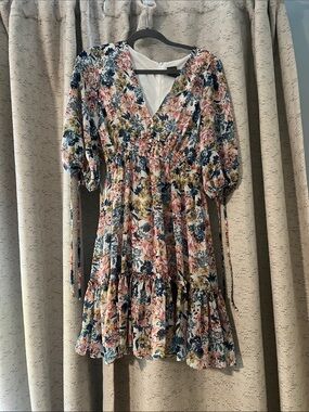Taylor Floral Dress Size 6